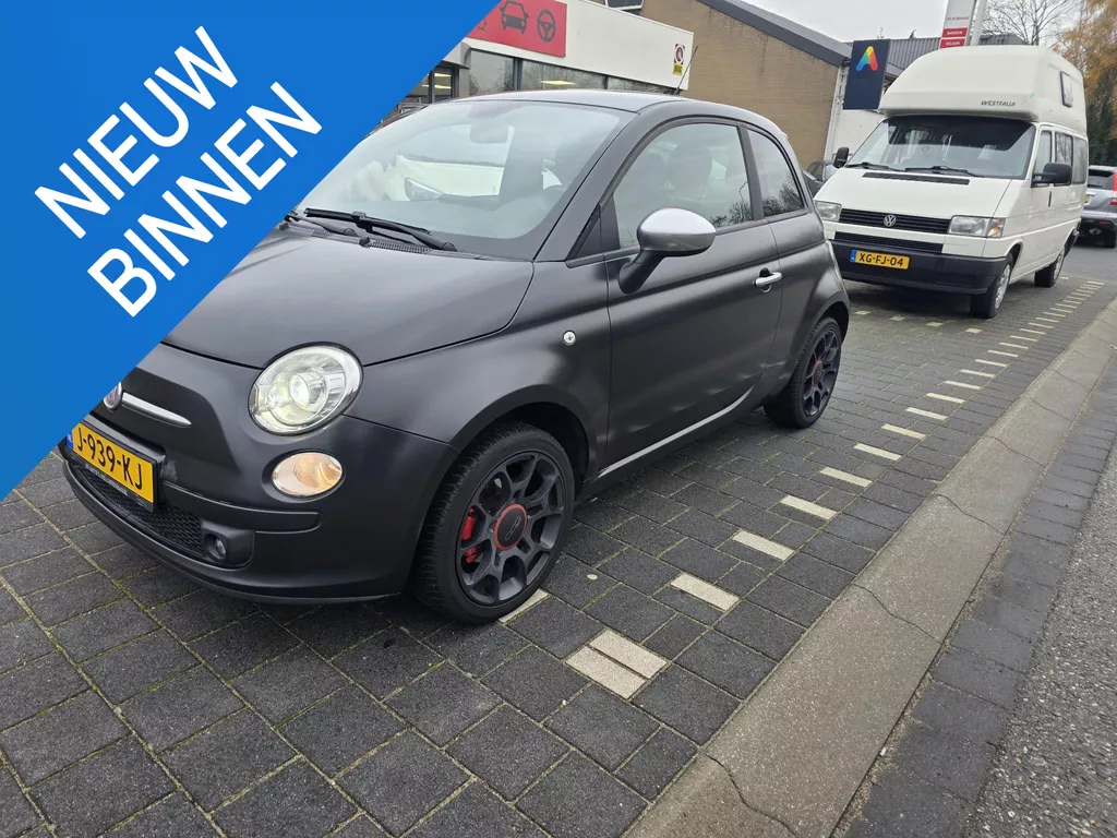 Fiat 500 1.4-16V Sport dit is een mooie mat zwarte fiat 500 met climatronic, half leer, sportvelgen, navigatie enz