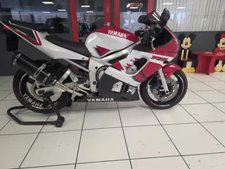 Yamaha YZF-R6 hele nette yamaha r6 met sportuitlaat